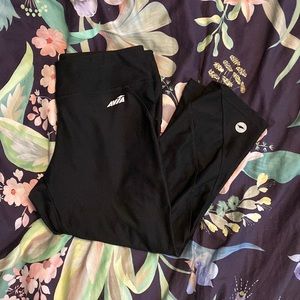 Avia workout capris